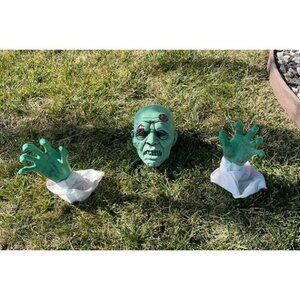 Halloween Decorations - Halloween Realistic Zombie Face and Arms Lawn Stake